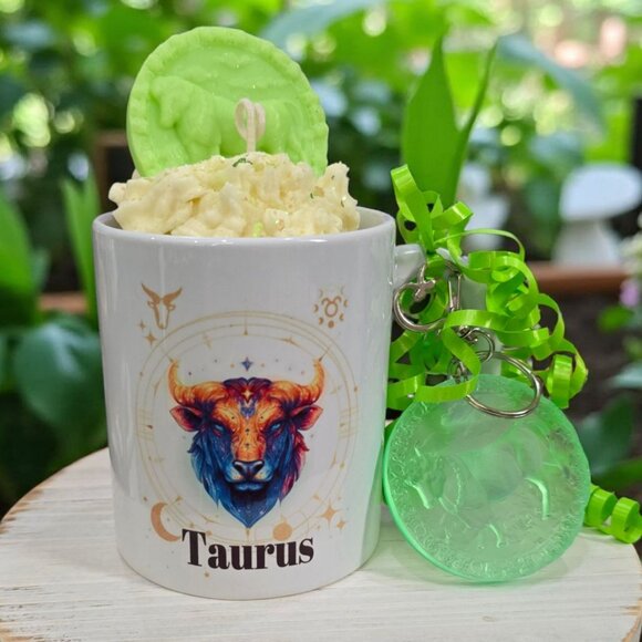 Taurus Zodiac Candle Gift Set ✦ Scented Mug Candle + Handmade Resin Keychain NWT - Picture 1 of 5